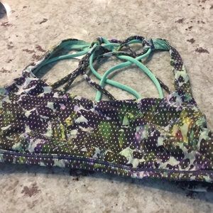 Lululemon Free to Be Wild Size 4